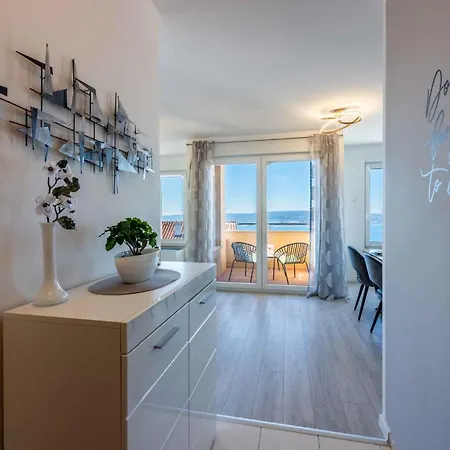 In 41686 Apartment *